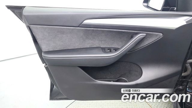 Tesla Model Y 2024 — photo 14
