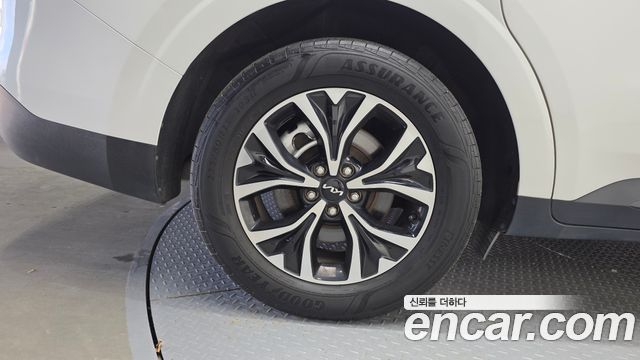 Kia Canival 2023 — photo 5