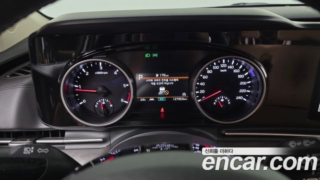 Kia Canival 2023 — photo 8