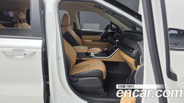 Kia Canival 2023 — photo 11