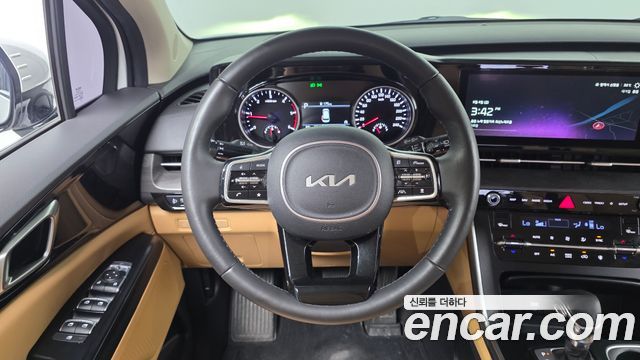 Kia Canival 2023 — photo 13