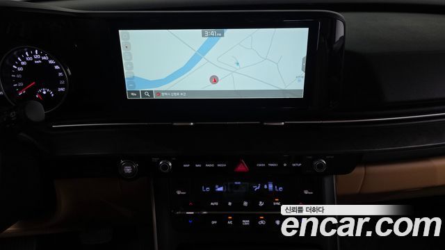 Kia Canival 2023 — photo 14