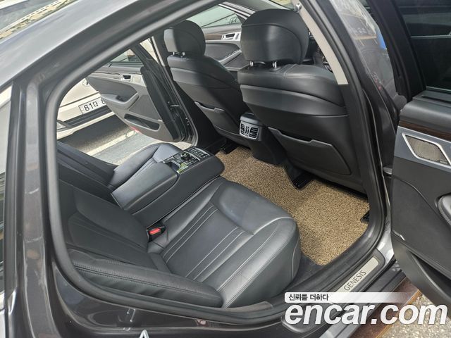 Genesis G80 2018 — photo 11