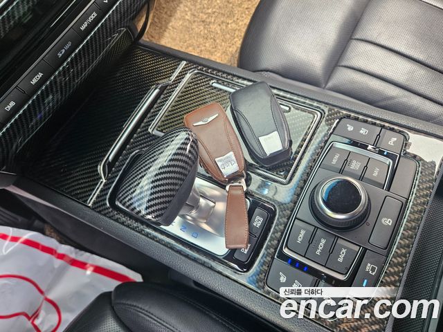 Genesis G80 2018 — photo 16