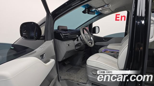 Hyundai Staria 2023 — photo 13
