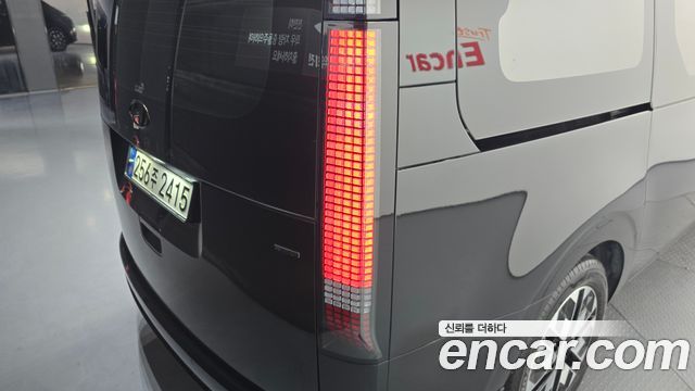 Hyundai Staria 2023 — photo 9