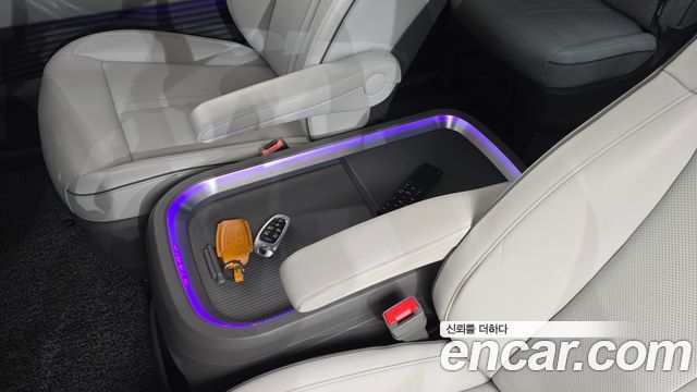 Hyundai Staria 2023 — photo 30