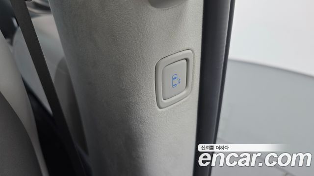 Hyundai Staria 2023 — photo 33