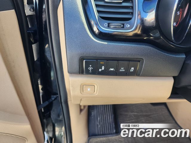 Kia Canival 2019 — photo 11