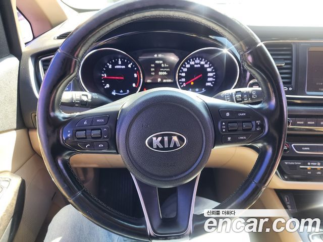 Kia Canival 2019 — photo 13