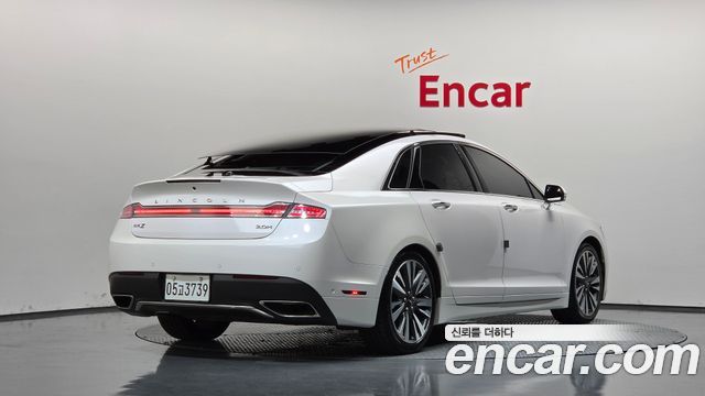 Lincoln MKZ 2017 — photo 2
