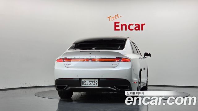Lincoln MKZ 2017 — photo 4