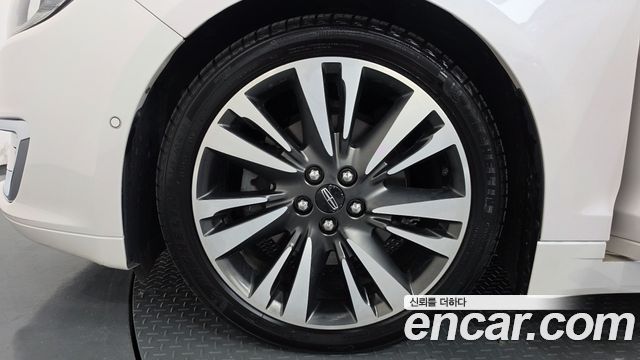 Lincoln MKZ 2017 — photo 5