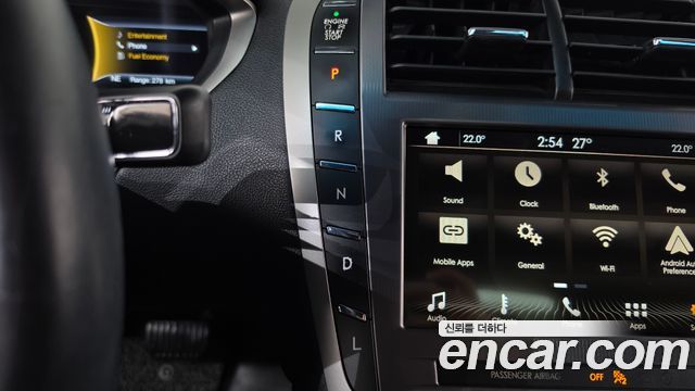 Lincoln MKZ 2017 — photo 9