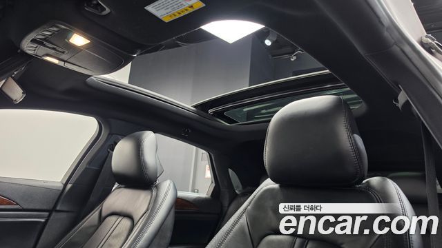 Lincoln MKZ 2017 — photo 19
