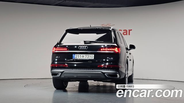 Audi Q7 2023 — photo 4