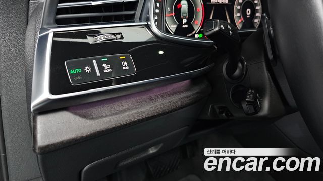 Audi Q7 2023 — photo 20