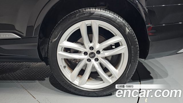 Audi Q7 2023 — photo 7