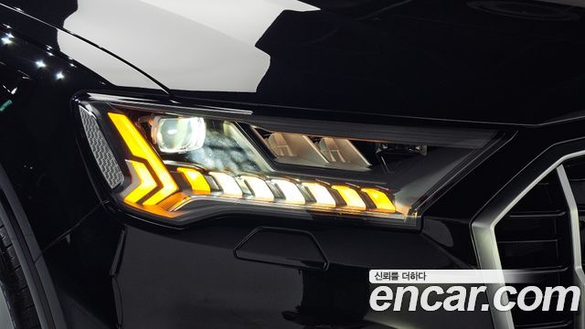 Audi Q7 2023 — photo 8
