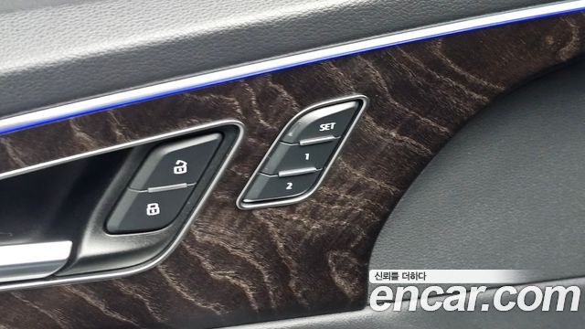 Audi Q7 2023 — photo 30