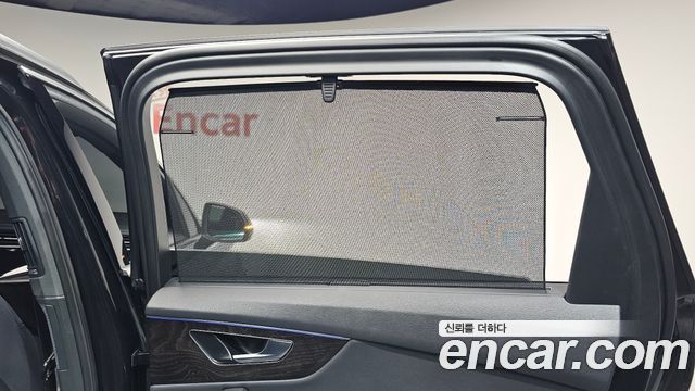 Audi Q7 2023 — photo 32