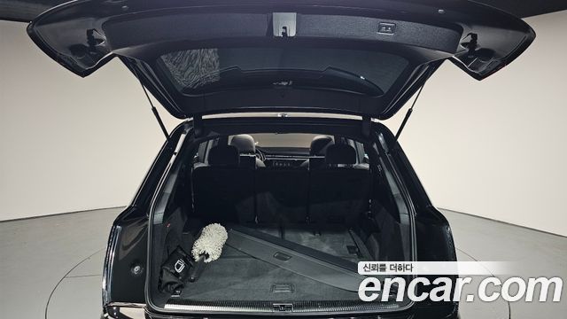 Audi Q7 2023 — photo 35