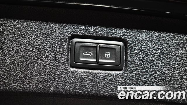 Audi Q7 2023 — photo 36
