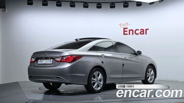 Hyundai Sonata 2010 — photo 2
