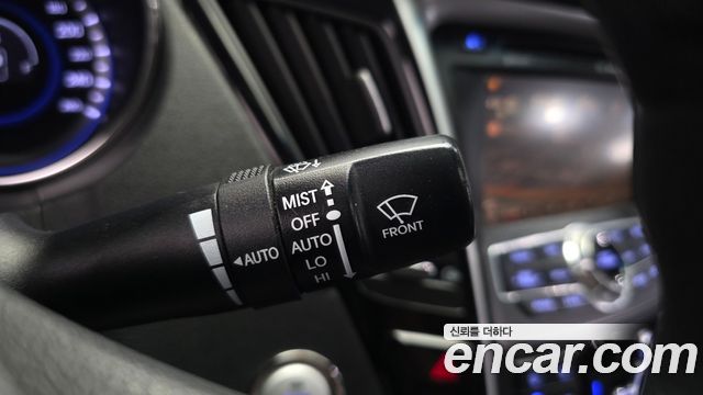 Hyundai Sonata 2010 — photo 17