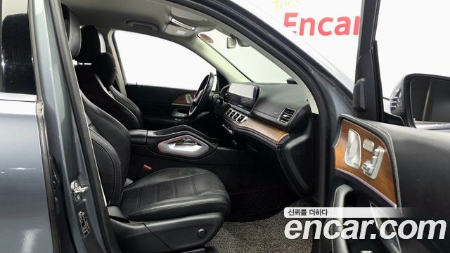 Mercedes-Benz GLE-Class 2019 — photo 17