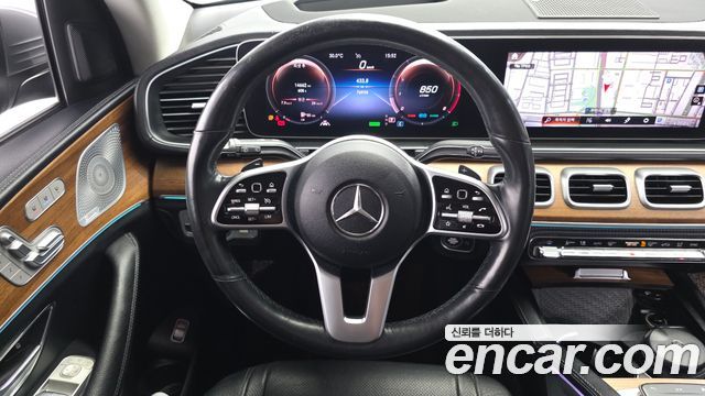 Mercedes-Benz GLE-Class 2019 — photo 19