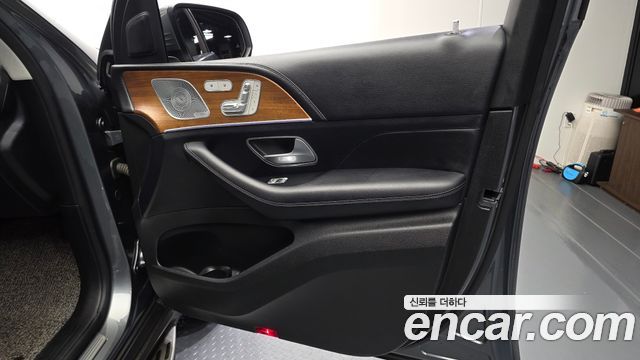 Mercedes-Benz GLE-Class 2019 — photo 14