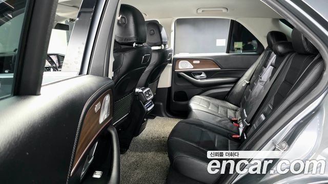 Mercedes-Benz GLE-Class 2019 — photo 16