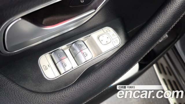 Mercedes-Benz GLE-Class 2019 — photo 29
