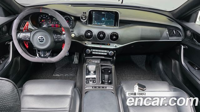 Kia Stinger 2018 — photo 10