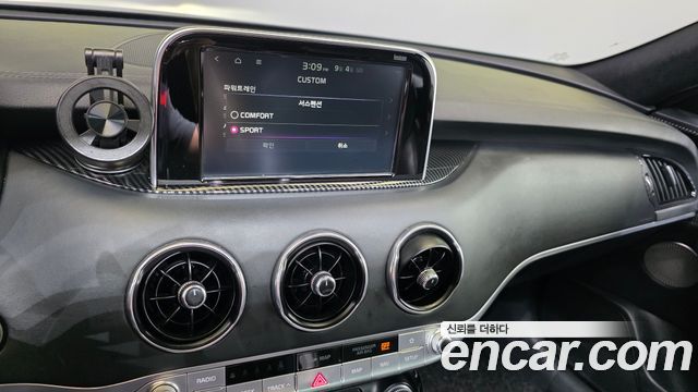 Kia Stinger 2018 — photo 21