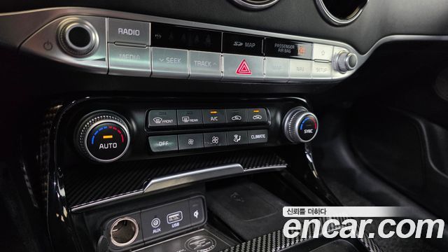Kia Stinger 2018 — photo 22