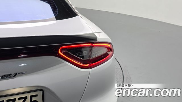 Kia Stinger 2018 — photo 9
