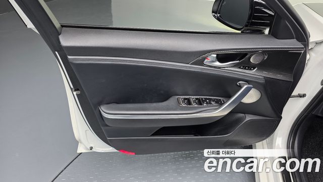 Kia Stinger 2018 — photo 14