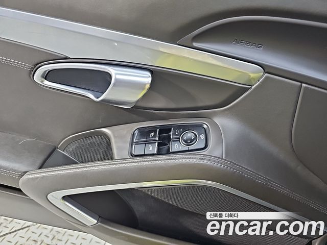 Porsche 718 2018 — photo 17