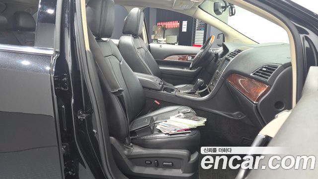 Lincoln MKX 2011 — photo 17