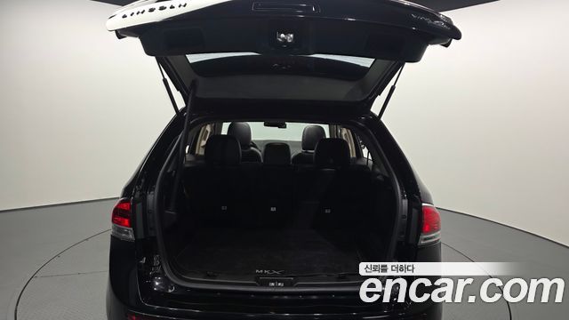 Lincoln MKX 2011 — photo 25