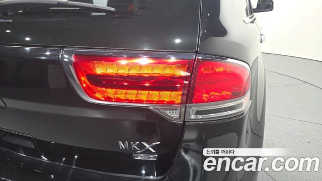 Lincoln MKX 2011 — photo 9