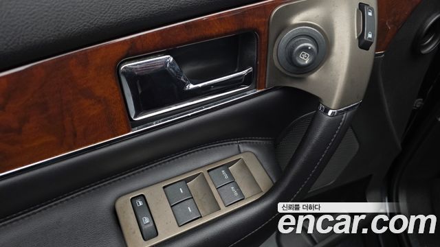 Lincoln MKX 2011 — photo 27