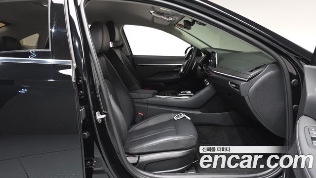 Hyundai Sonata 2023 — photo 16
