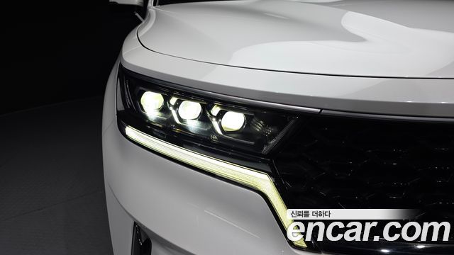 Kia Sorento 2023 — photo 8
