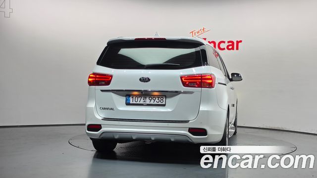 Kia Canival 2019 — photo 4