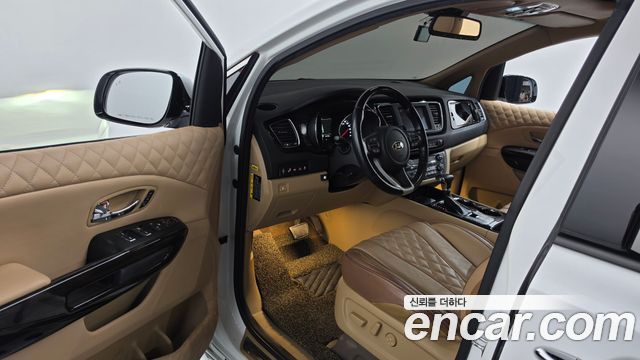 Kia Canival 2019 — photo 13
