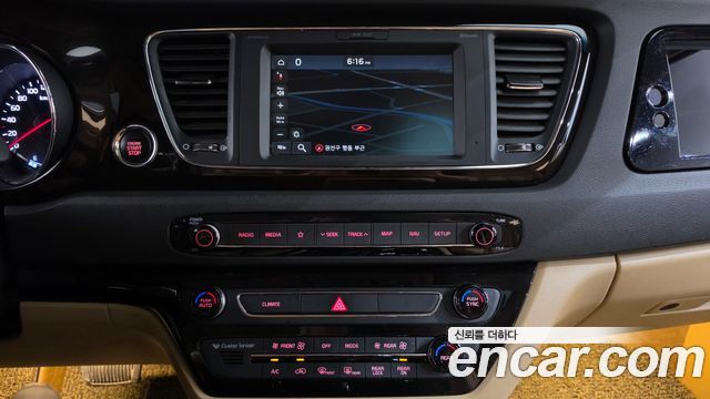 Kia Canival 2019 — photo 24