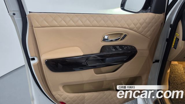 Kia Canival 2019 — photo 14